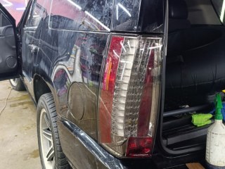 Затемнение задних фонарей Cadillac Escalade полиуретаном