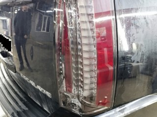 Затемнение задних фонарей Cadillac Escalade полиуретаном