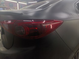 Тонирование и защита задних фар Mazda