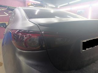 Тонирование и защита задних фар Mazda